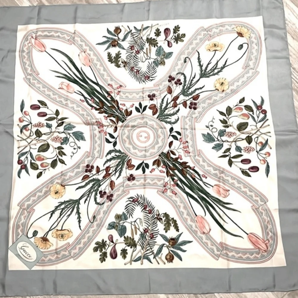 Vintage Gucci VITTORIO ACCORNERO Rolled Edge Silk Scarf